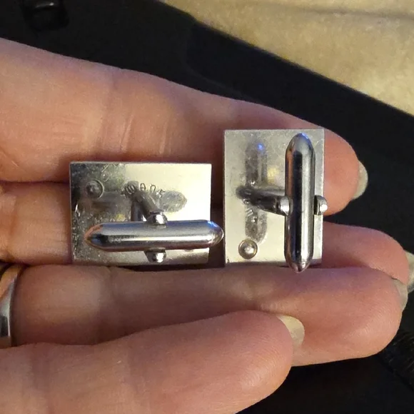 SWANK Silver Rectangular Cufflinks - Picture 3 of 3